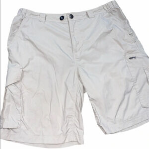Columbia tan shorts omnishiekd size 34
